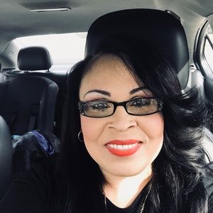 Meet your Posher, Leslie
